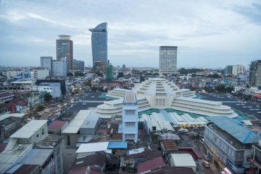 Kamboçya, Phnom Penh - 16 Aralık 2017: şehir manzaralı Psar Thmei Pazar ile yukarıdan görüntülemek