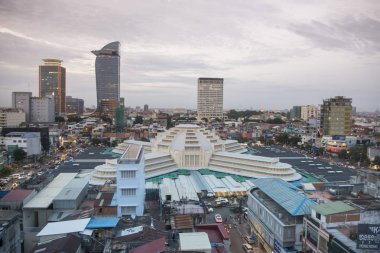 Kamboçya, Phnom Penh - 16 Aralık 2017: şehir manzaralı Psar Thmei Pazar ile yukarıdan görüntülemek