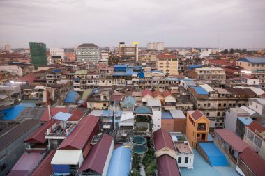 Kamboçya, Phnom Penh - 16 Aralık 2017: şehir manzaralı Psar Thmei Pazar ile yukarıdan görüntülemek
