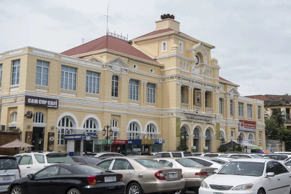 Kamboçya, Phnom Penh, 16 Aralık 2017: koloni tarzı eski kasabada Postane 