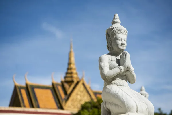 Stone Figurovat Zahradě Královského Paláce Městě Phnompenhu Kambodži — Stock fotografie