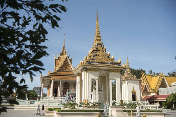 柬埔寨金边皇宫银塔 — 图库照片