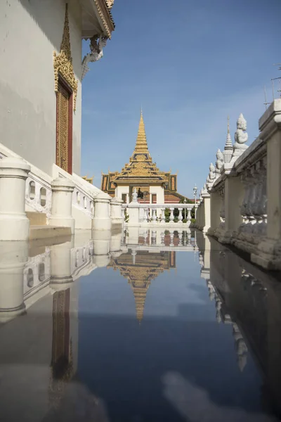 Stagno Pagoda Argento Del Palazzo Reale Phnom Penh Cambogia — Foto Stock