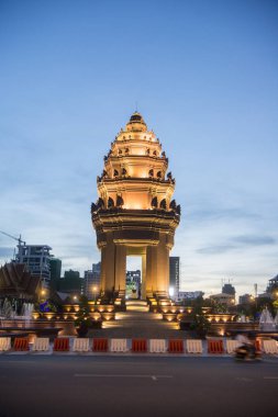 Sihanouk Boulevard içinde şehir Phnom Penh Kamboçya Bağımsızlık Anıtı