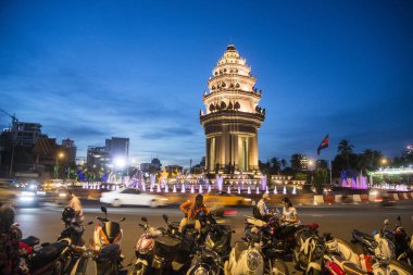 Sihanouk Boulevard içinde şehir Phnom Penh Kamboçya Bağımsızlık Anıtı