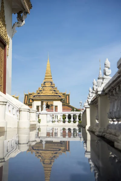 Stagno Pagoda Argento Del Palazzo Reale Phnom Penh Cambogia — Foto Stock