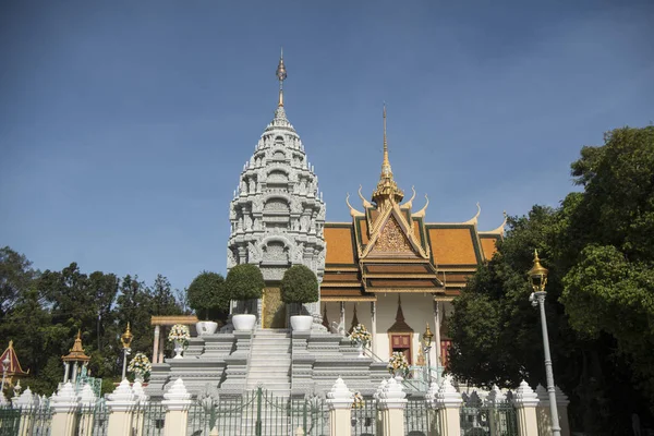 柬埔寨金边市皇宫银塔西哈努克国王的佛塔 — 图库照片