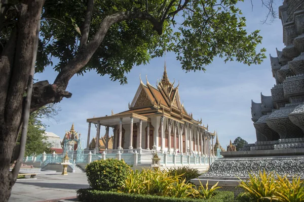 柬埔寨金边皇宫银塔 — 图库照片