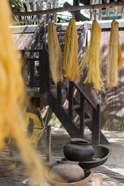 ipek üretim ipek ada veya Koh Dach Phnom Penh şehir yakınlarında Kamboçya