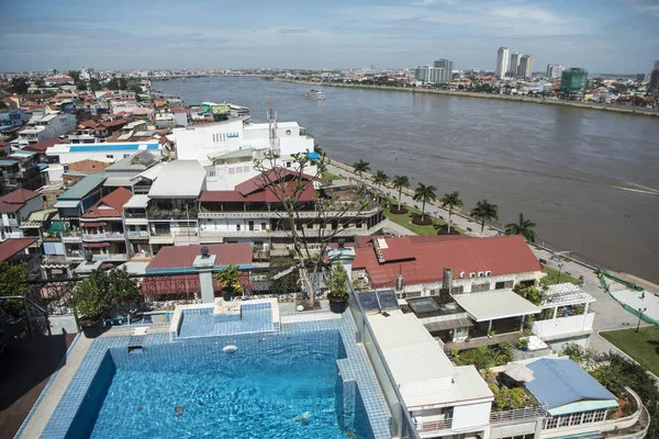 Sahil Sisowath Quay, phnom penh, Kamboçya, Tonle Sap Nehri yakınında kalbinde havadan görünümü