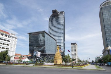 Kamboçya, Phnom Penh - 16 Aralık 2017: Vattanac Capital Tower Phnom Penh Tren garının yakınında 