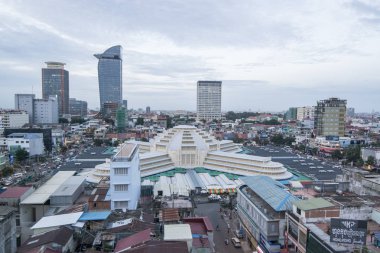Phnom Penh, Kamboçya - 30 Kasım 2017: şehir manzaralı merkezi pazar Psar Thmei ile 
