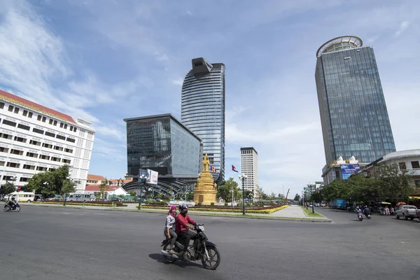 Camboya Phnom Penh Diciembre 2017 Vattanac Capital Tower Cerca Estación —  Fotos de Stock