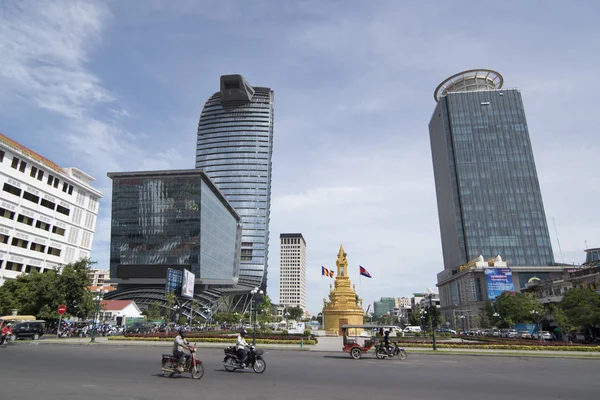 Camboya Phnom Penh Diciembre 2017 Modernos Edificios Oficinas Cerca Estación —  Fotos de Stock