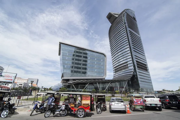 Camboya Phnom Penh Diciembre 2017 Vattanac Capital Tower Cerca Estación —  Fotos de Stock