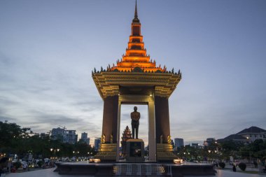 Heykel ve Sihanouk Bouelvard City Phnom Penh, Kamboçya, Kral petrol Sihanouk anıt
