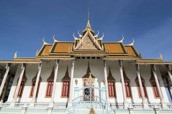 Phnom Penh, Kamboçya - 30 Kasım 2017: gümüş pagoda Kraliyet Sarayı içinde şehir Phnom Penh, Kamboçya