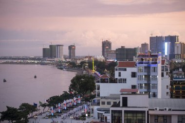 Sisowath Quay City Phnom Penh, Kamboçya, Tonle Sap Nehri'nin havadan görünümü