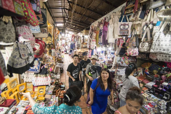 Phnom Penh Camboja Dezembro 2017 Pessoas Que Fazem Compras Mercado — Fotografia de Stock