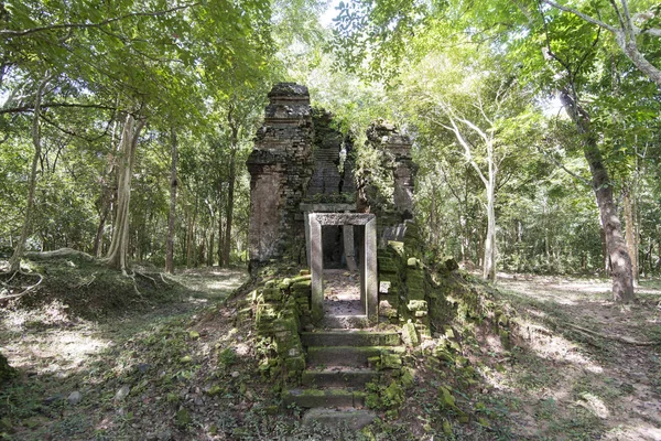 Sambor olduğunuzu Kuk kalıntıları Kamboçya Kampong Thom şehir kuzeyinde Khmer Harabeleri