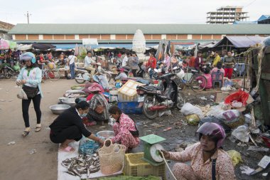 Kamboçya, Kampong Thom - Kasım, 2017: Khmer markette Psar Kampong thom Kamboçya Kampong Thom şehir içinde kare