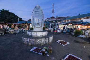Kamboçya, Kampong Thom - Kasım, 2017: Khmer markette Psar Kampong thom Kamboçya Kampong Thom şehir içinde kare
