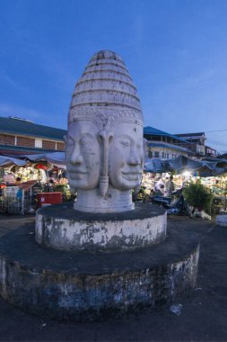 Kamboçya, Kampong Thom - Kasım, 2017: Khmer markette Psar Kampong thom Kamboçya Kampong Thom şehir içinde kare