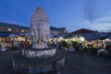 Kamboçya, Kampong Thom - Kasım, 2017: Khmer markette Psar Kampong thom Kamboçya Kampong Thom şehir içinde kare