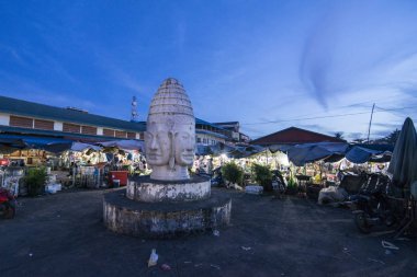 Kamboçya, Kampong Thom - Kasım, 2017: Khmer markette Psar Kampong thom Kamboçya Kampong Thom şehir içinde kare