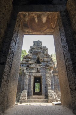 Prasat Kuha Nokor, Khmer tapınağı Kamboçya Kampong Thom şehir güneyinde