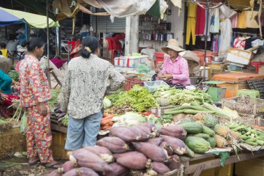 Kamboçya, Kampong Thom - Kasım, 2017: Kamboçya Preah Vihear şehir şehir gıda pazarında