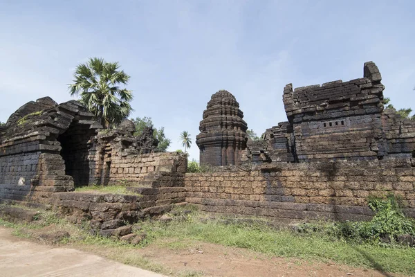 Prasat Kuha Nokor, Khmer tapınağı Kamboçya Kampong Thom şehir güneyinde