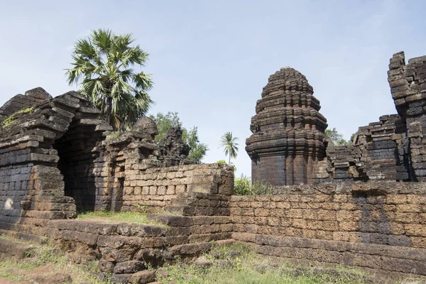 Prasat Kuha Nokor, Khmer tapınağı Kamboçya Kampong Thom şehir güneyinde
