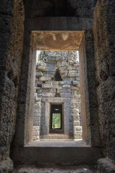 Prasat Kuha Nokor, Khmer tapınağı Kamboçya Kampong Thom şehir güneyinde