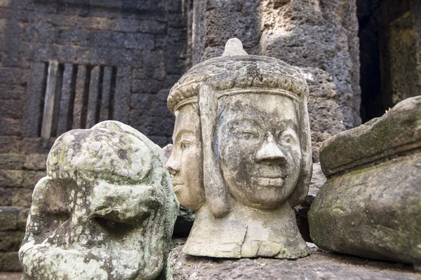Heykel, Khmer tapınağı, Prasat Kuha Nokor Kamboçya Kampong Thom şehir güneyinde oyma taş