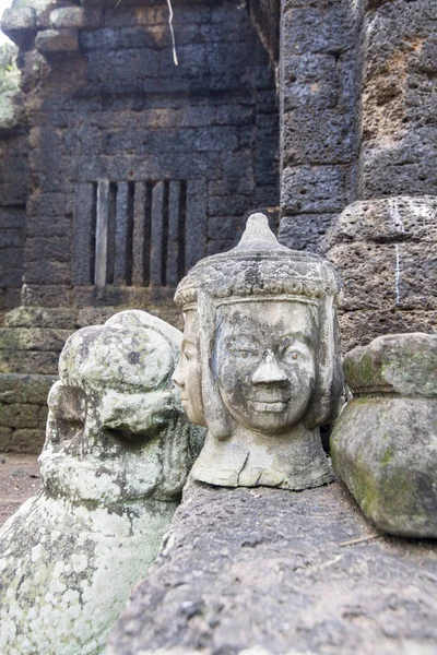 Sten Carving Skulptur Den Kambodjanska Tempel Prasat Kuha Nokor Söder — Stockfoto