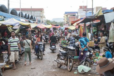 Kamboçya, Kampong Thom - Kasım, 2017: Kamboçya Preah Vihear şehir şehir gıda pazarında