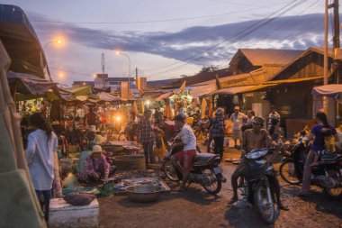 Kamboçya, Kampong Thom - Kasım, 2017: Kamboçya Preah Vihear şehir şehir gıda pazarında