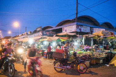 Kamboçya, Kampong Thom - Kasım, 2017: Kamboçya Preah Vihear şehir şehir gıda pazarında