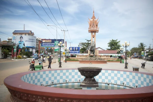 Cambodia Kampong Thom Novembro 2017 Torre Relógio Elefante Pisando Monumento — Fotografia de Stock