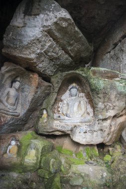 Oyma kumtaşı Buda resim tapınağında Phnom Santuk Kamboçya Kampong Thom şehir