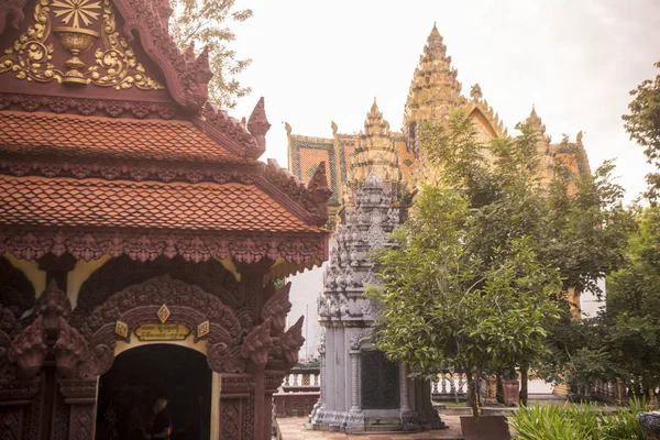 Phnom Santuk Tapınak yakınındaki Kamboçya Kampong Thom şehir