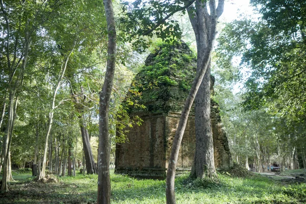 Sambor olduğunuzu Kuk kalıntıları Kamboçya Kampong Thom şehir kuzeyinde Khmer Harabeleri