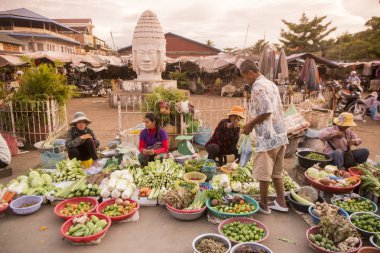 Kamboçya, Kampong Thom - Kasım, 2017: Khmer markette Psar Kampong thom Kamboçya Kampong Thom şehir içinde kare