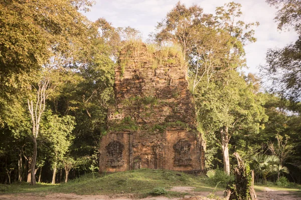 Sambor olduğunuzu Kuk kalıntıları Kamboçya Kampong Thom şehir kuzeyinde Khmer Harabeleri