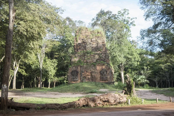 Sambor olduğunuzu Kuk kalıntıları Kamboçya Kampong Thom şehir kuzeyinde Khmer Harabeleri