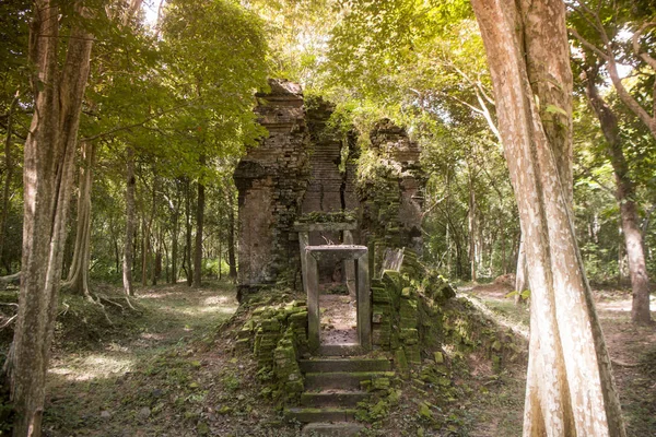 Sambor olduğunuzu Kuk kalıntıları Kamboçya Kampong Thom şehir kuzeyinde Khmer Harabeleri