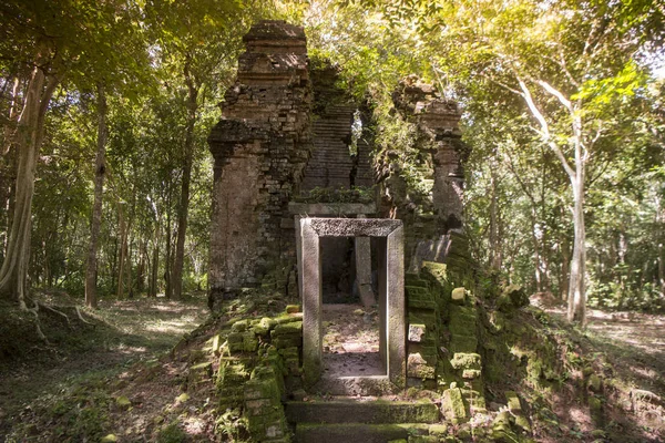 柬埔寨桑伯尔 Prei 局遗址北部的高棉遗址 — 图库照片