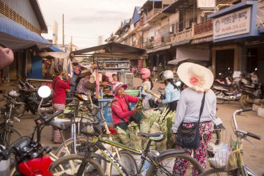 Kamboçya, Kampong Thom - Kasım, 2017: markette Psar Kampong thom Kamboçya Kampong Thom şehir içinde çiçekler