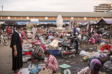 Kamboçya, Kampong Thom - Kasım, 2017: Khmer markette Psar Kampong thom Kamboçya Kampong Thom şehir içinde kare